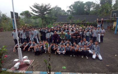 147 Siswa SMP Negeri 3 Girimulyo Turun ke Masjid dan Musala Lewat Program Ramadan Berbasis Karakter